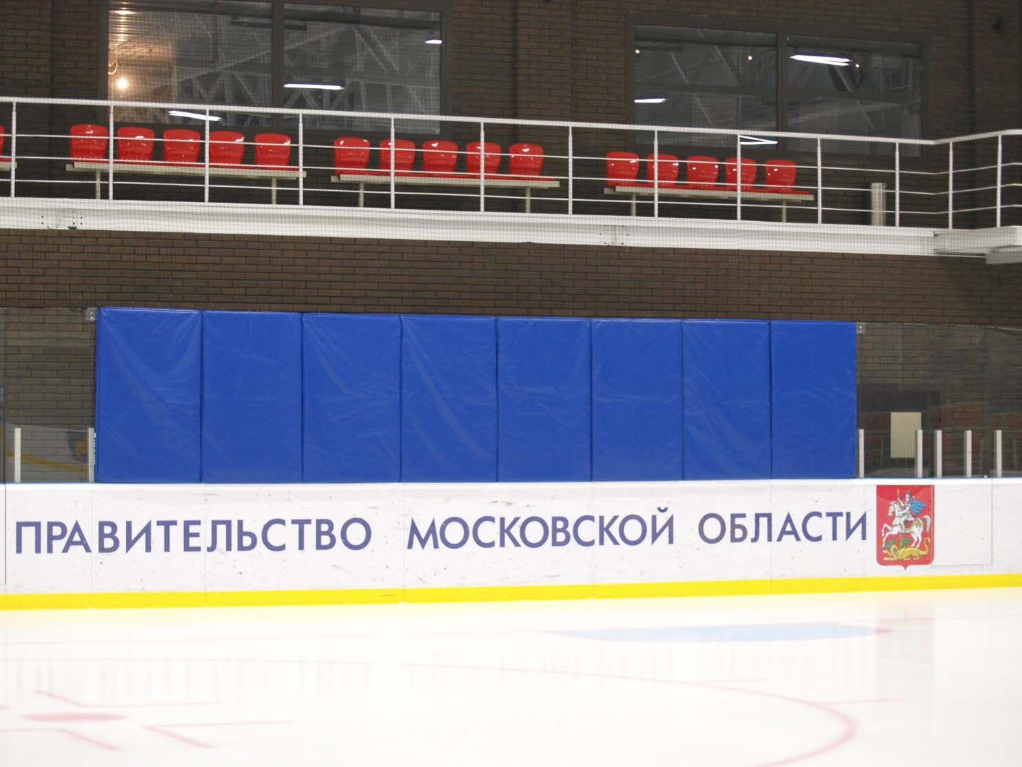 Защитные протекторы на стекла хоккейного борта